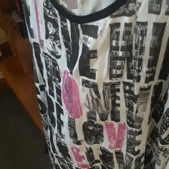 Really cool  workout tunic type shirt. - Picture 5 of 6